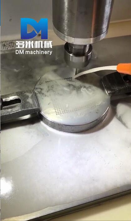 拼搏平台【中国】有限公司自动钻孔机在陶瓷模具上的加工