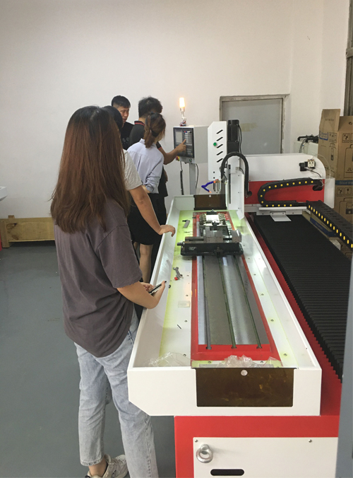 拼搏平台【中国】有限公司数控钻孔机床